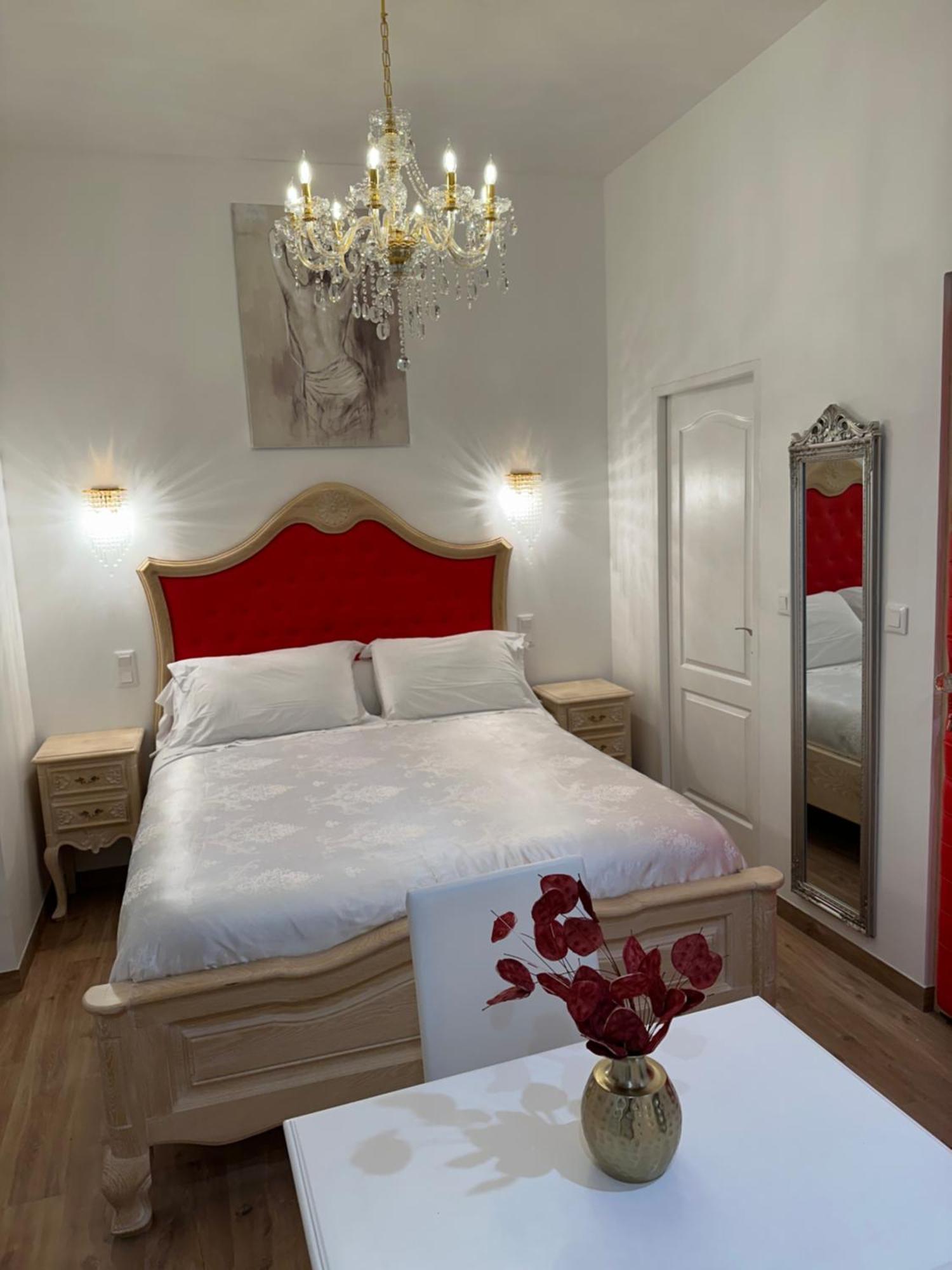Petit Studio Presbytere Dans L'Eglise Narbonne Exteriér fotografie